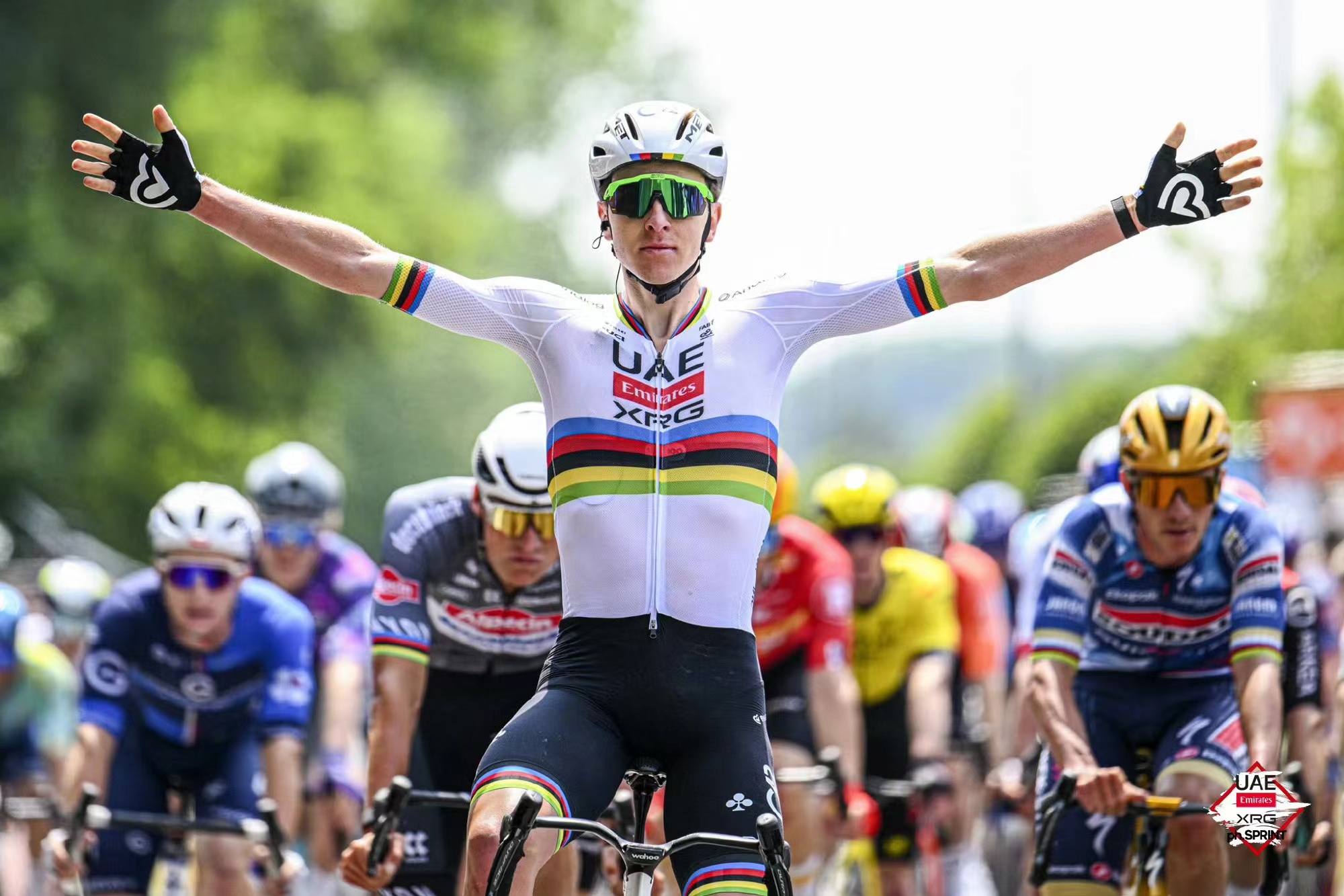 Pogacar leidt de weg naar de overwinning in de eerste etappe van het Criterium Dauphiné 2025